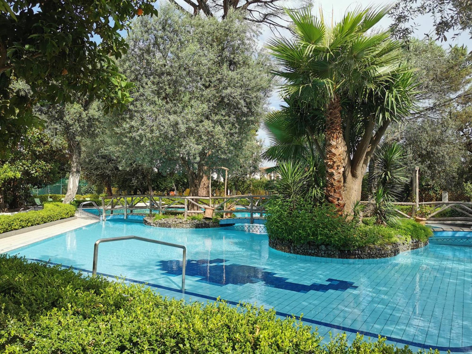 Casa Mar - Elegant Apartment With Pool And Panoramic Terrace In The Heart Of ซอร์เรนโต ภายนอก รูปภาพ