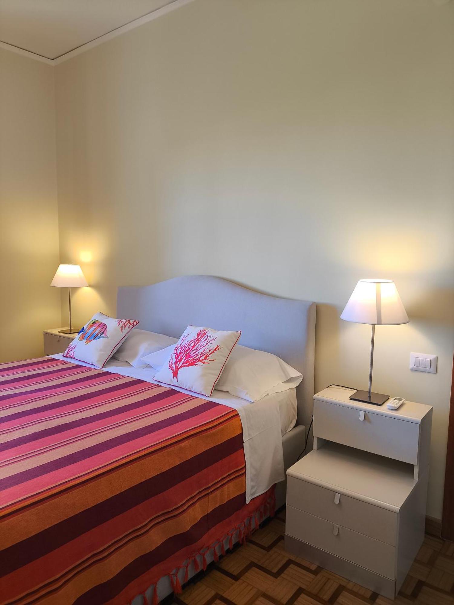Casa Mar - Elegant Apartment With Pool And Panoramic Terrace In The Heart Of ซอร์เรนโต ภายนอก รูปภาพ