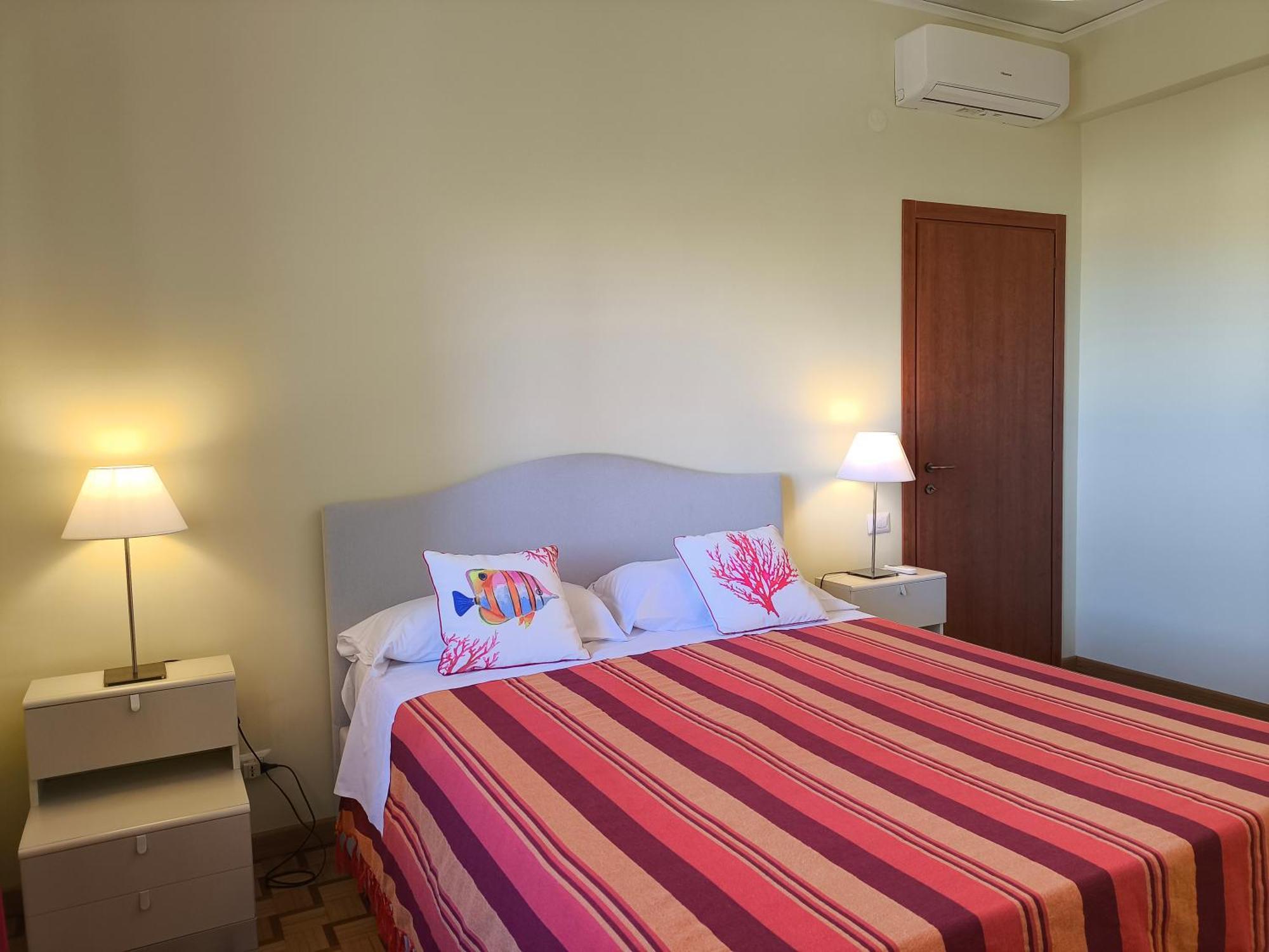 Casa Mar - Elegant Apartment With Pool And Panoramic Terrace In The Heart Of ซอร์เรนโต ภายนอก รูปภาพ
