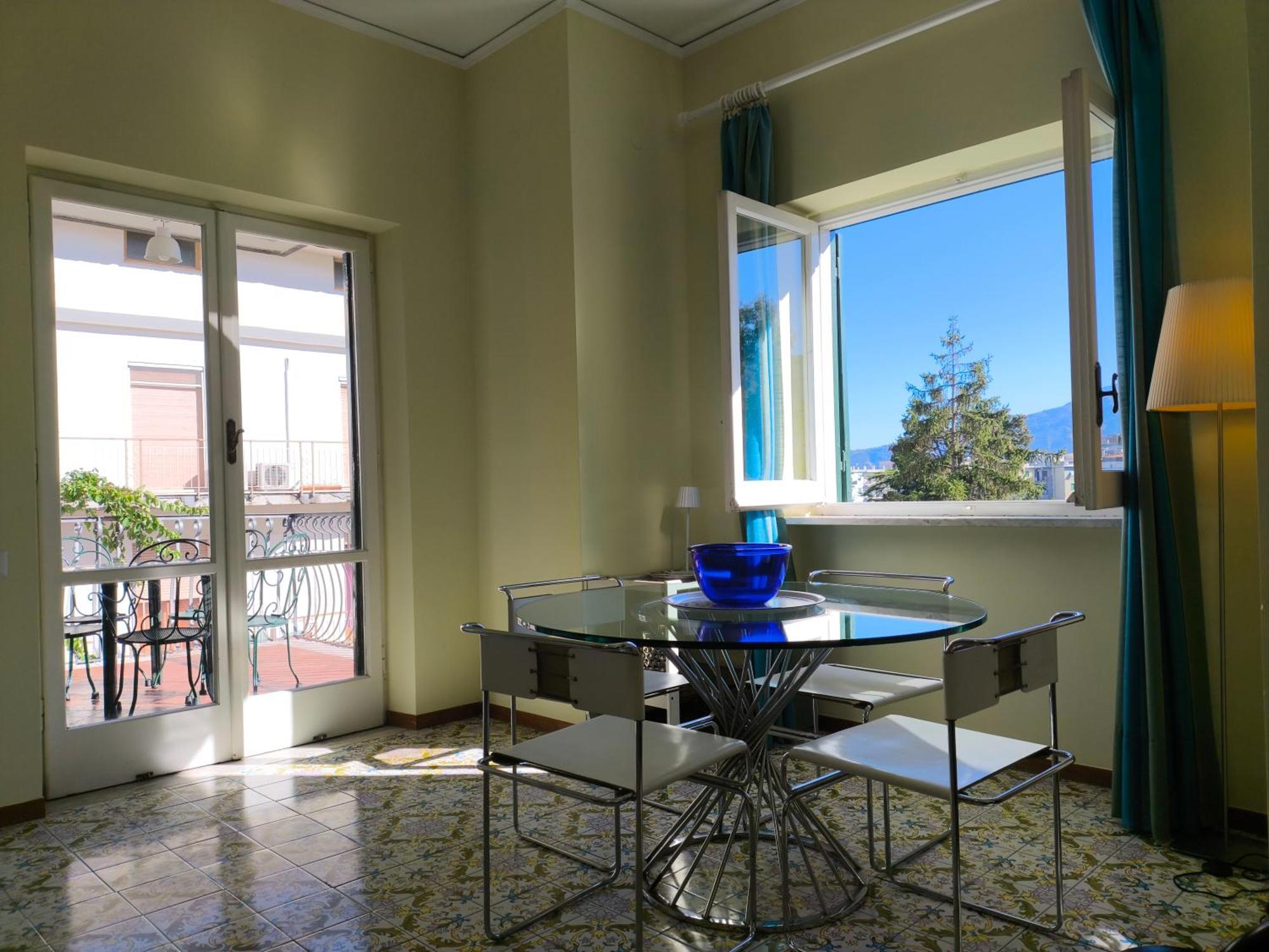 Casa Mar - Elegant Apartment With Pool And Panoramic Terrace In The Heart Of ซอร์เรนโต ภายนอก รูปภาพ
