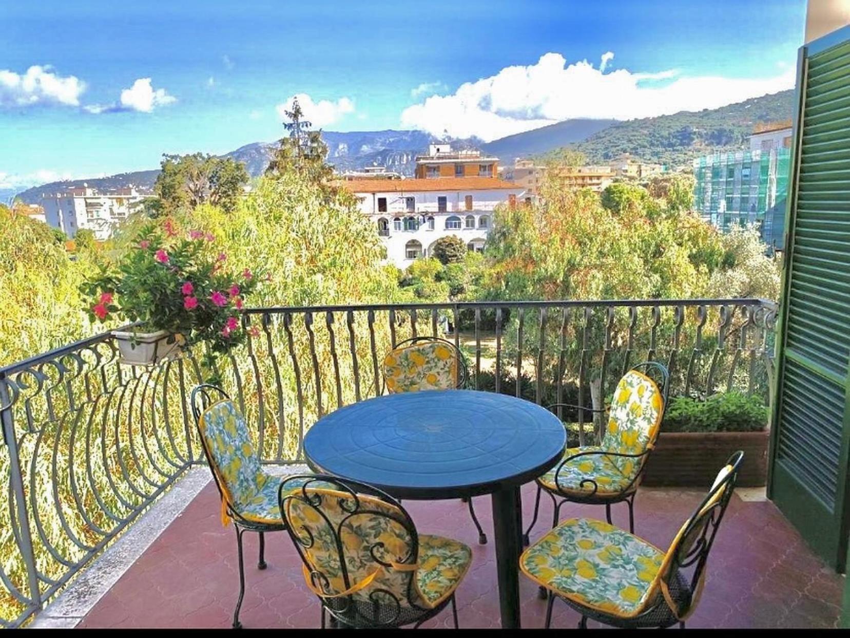 Casa Mar - Elegant Apartment With Pool And Panoramic Terrace In The Heart Of ซอร์เรนโต ภายนอก รูปภาพ
